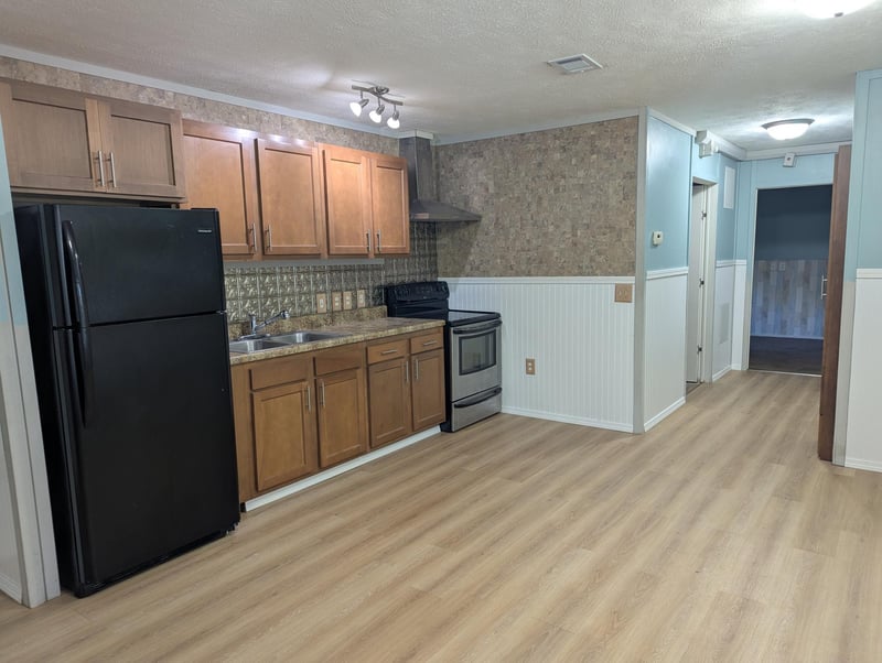 46 Lee St, Forest Lake, MN 55025