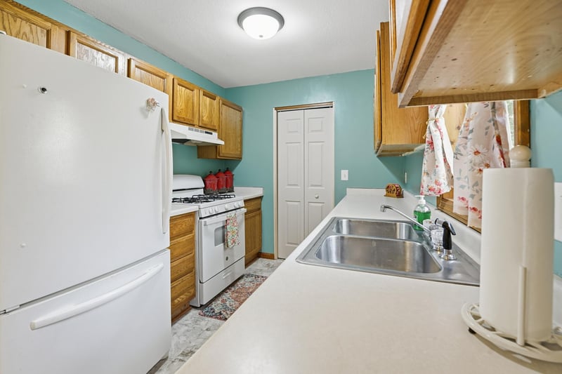 9211 Keene Ave, Duluth, MN 55808