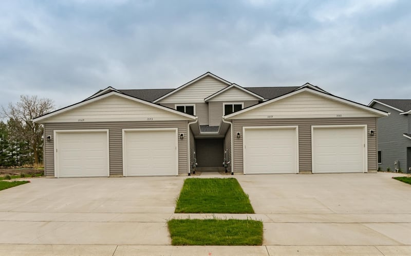 1077 Century Village Ln NE, Rochester, MN 55906