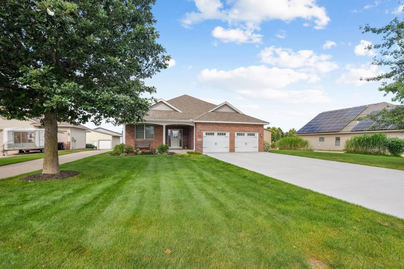 7785 Clydesdale Cir, Circle Pines, MN 55014