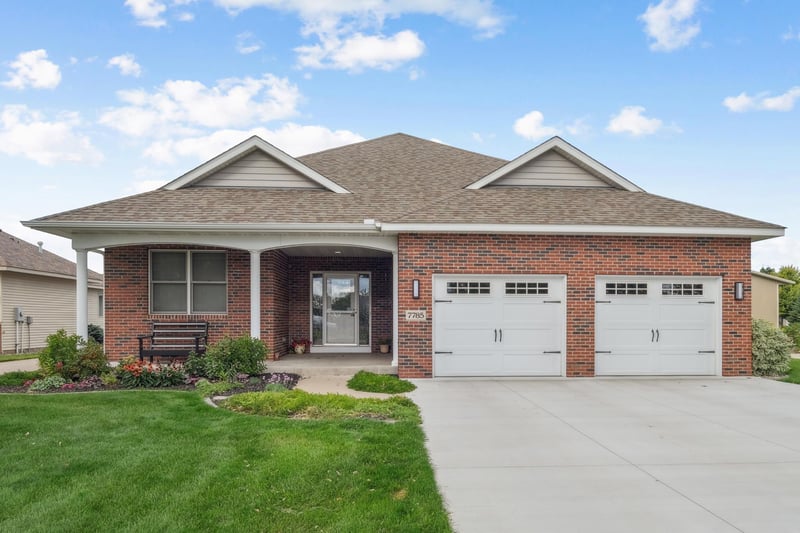 7785 Clydesdale Cir, Circle Pines, MN 55014