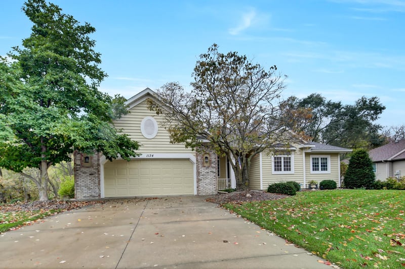 1134 Valley View Rd, Lake City, MN 55041
