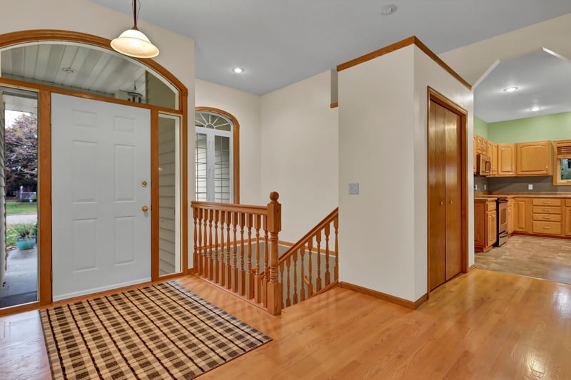 1134 Valley View Rd, Lake City, MN 55041