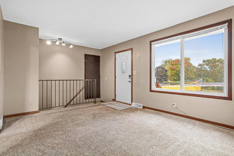 753 755 Robert St S, Saint Paul, MN 55107