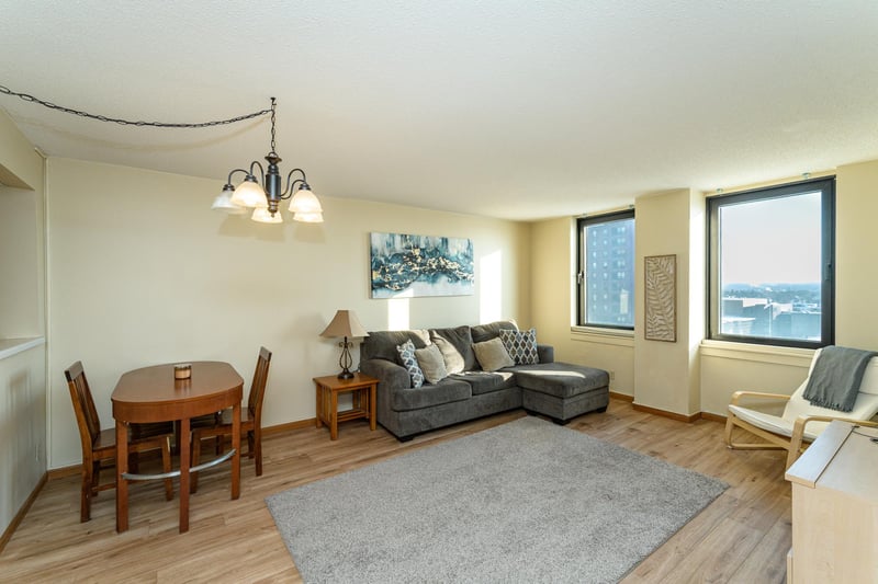 220 Broadway Ave S #1112, Rochester, MN 55904