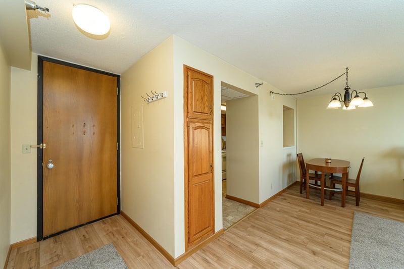 220 Broadway Ave S #1112, Rochester, MN 55904
