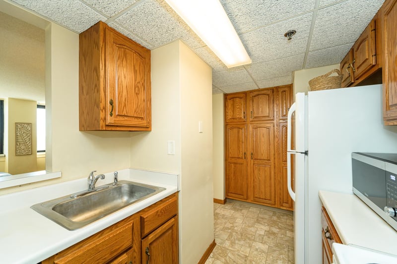 220 Broadway Ave S #1112, Rochester, MN 55904