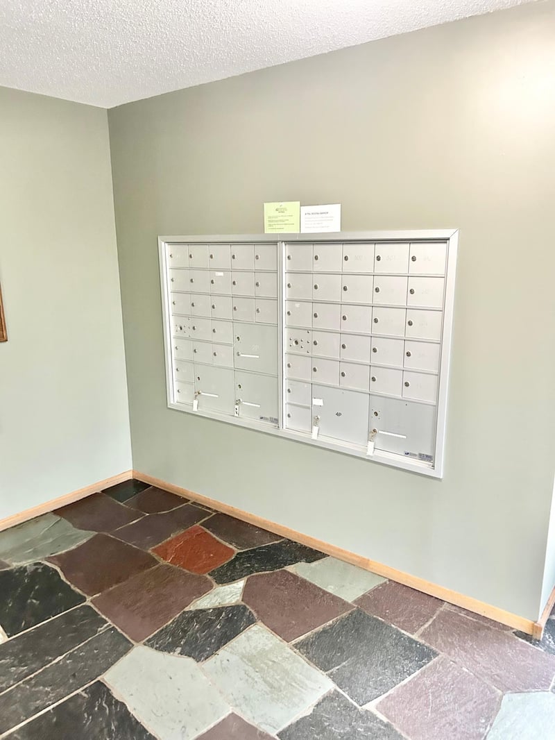 2730 Dale St N #D309, Roseville, MN 55113