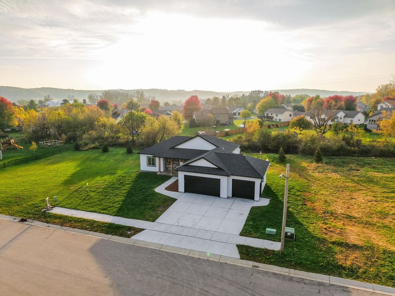 477 Se Amco Ln, Chatfield, MN 55923