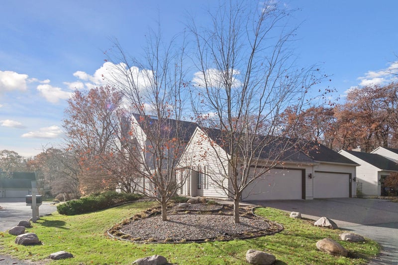 4610 Bayswater Rd, Shorewood, MN 55331