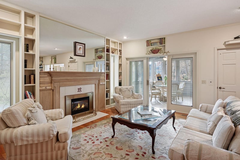 4610 Bayswater Rd, Shorewood, MN 55331
