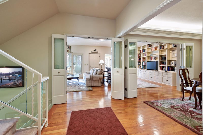 4610 Bayswater Rd, Shorewood, MN 55331