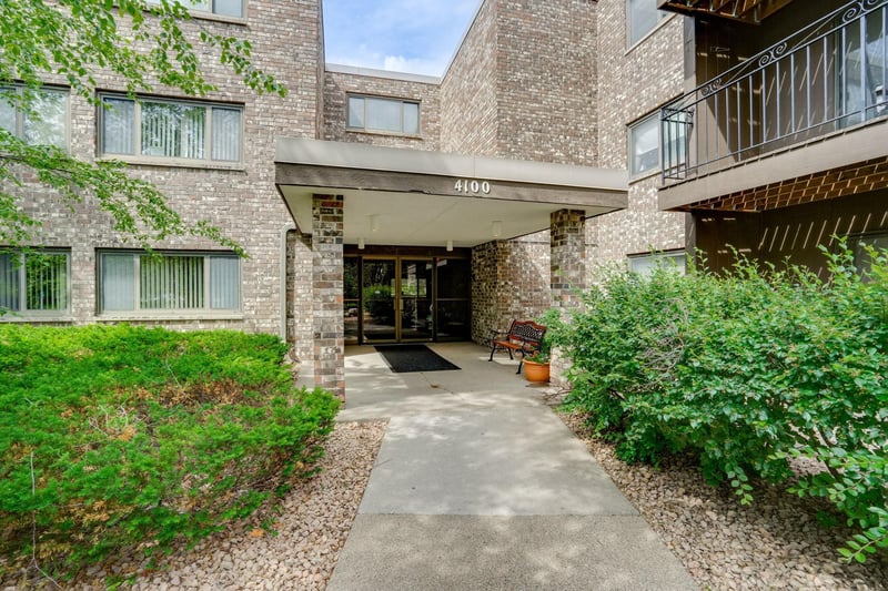 4100 Parklawn Ave #201, Edina, MN 55435