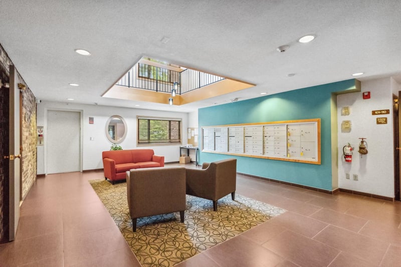4100 Parklawn Ave #201, Edina, MN 55435
