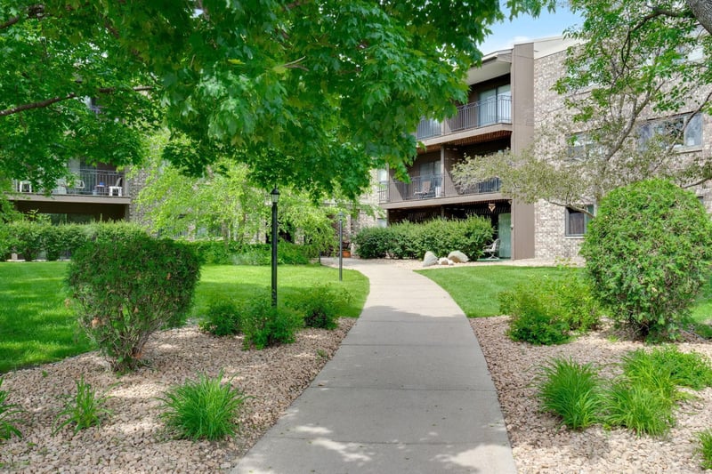 4100 Parklawn Ave #201, Edina, MN 55435