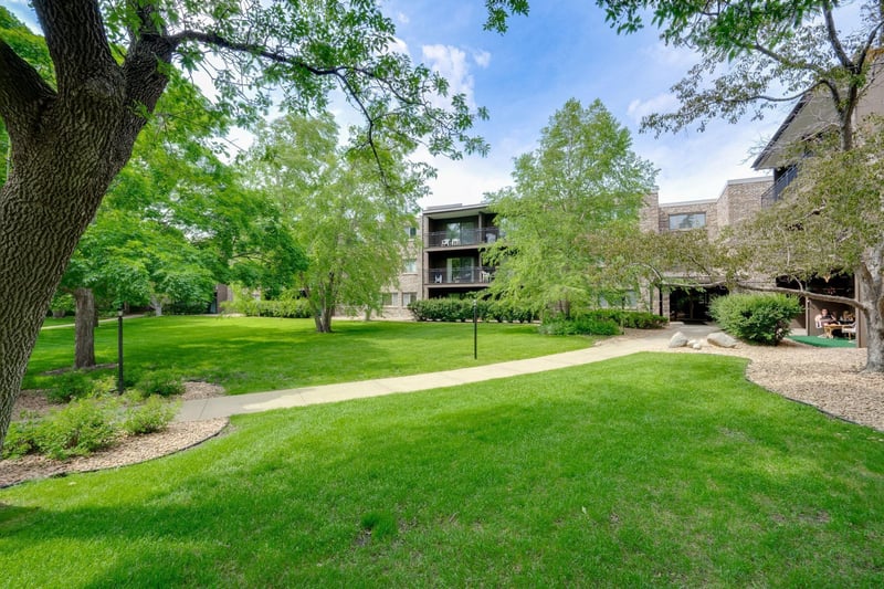 4100 Parklawn Ave #201, Edina, MN 55435