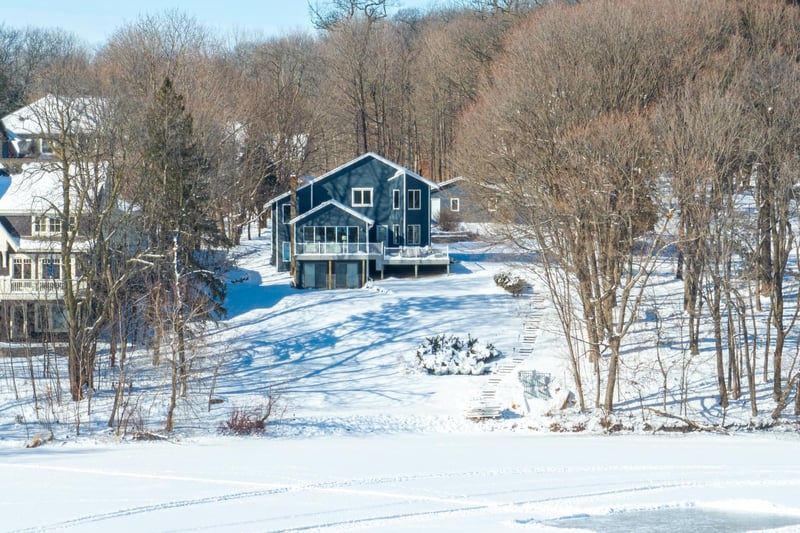 630 Carver Beach Rd, Chanhassen, MN 55317