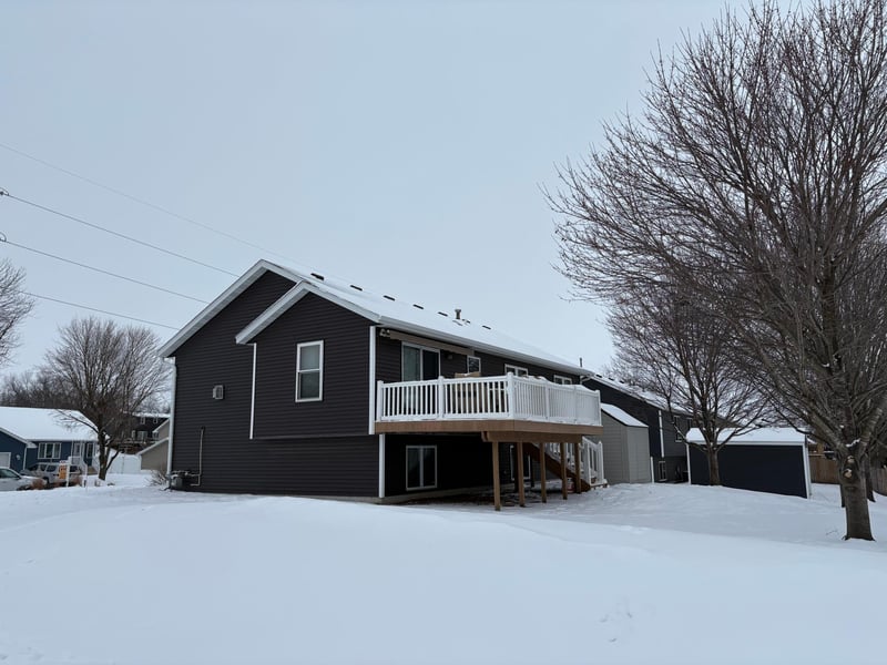 300 7th St SW, Plainview, MN 55964
