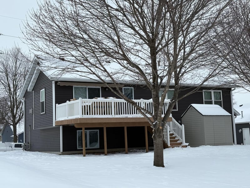 300 7th St SW, Plainview, MN 55964