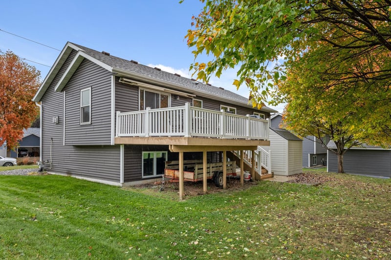 300 7th St SW, Plainview, MN 55964