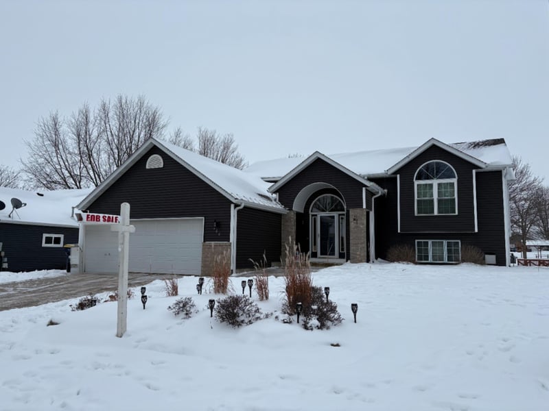 300 7th St SW, Plainview, MN 55964