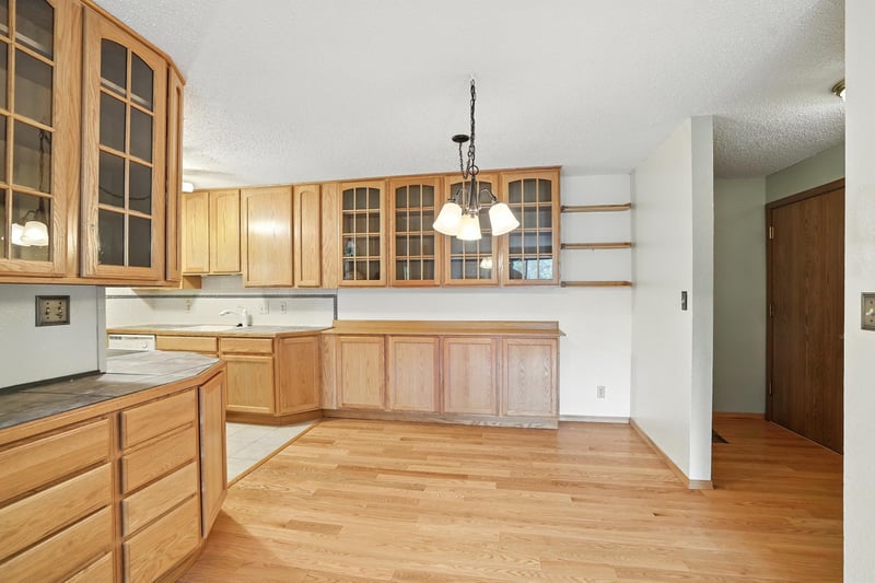4 Pine Tree Dr #233, Arden Hills, MN 55112