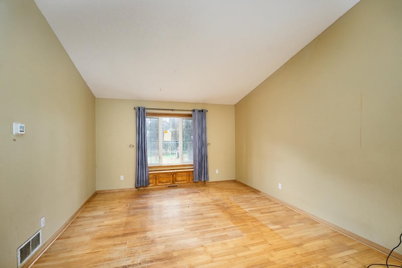 30646 Navajo St NW, Cambridge, MN 55008