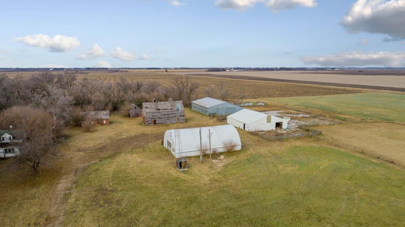 14793 160th St, Walnut Grove, MN 56180
