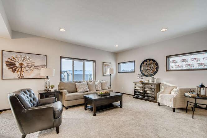436 Mario Dr, Vadnais Heights, MN 55127