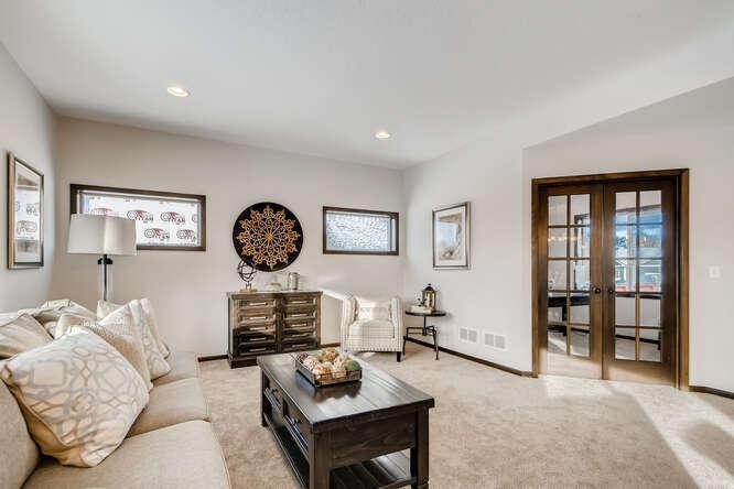 436 Mario Dr, Vadnais Heights, MN 55127