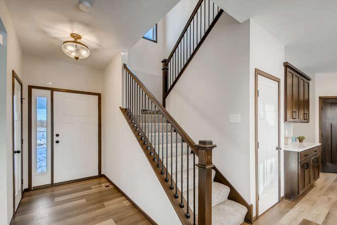 436 Mario Dr, Vadnais Heights, MN 55127