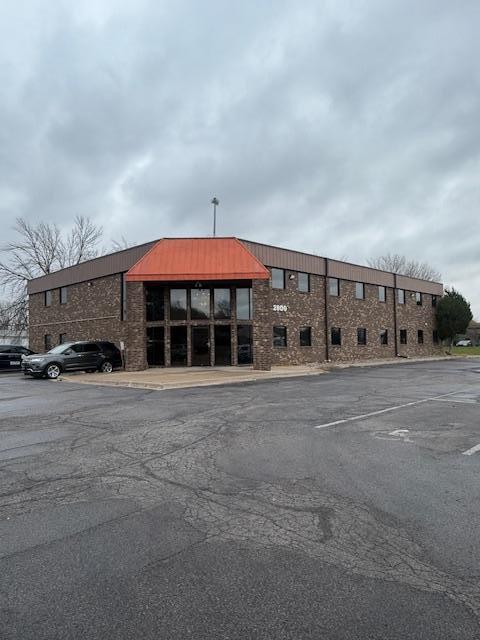2800 Freeway Blvd, Brooklyn Center, MN 55430