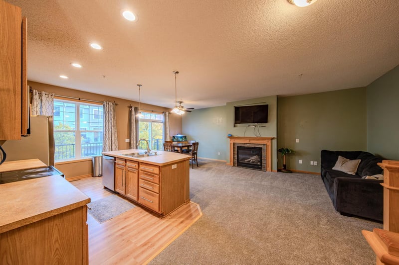 8483 Emery Pw N, Champlin, MN 55316