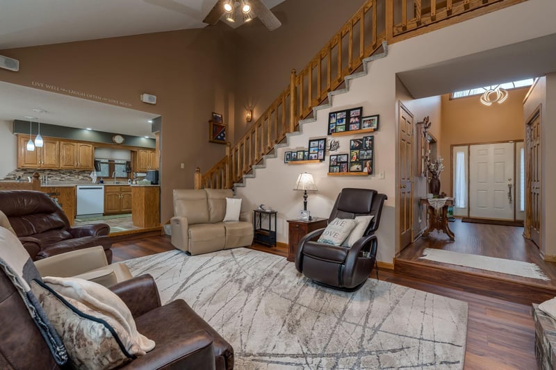 3136 River Meadows Dr, Mankato, MN 56001