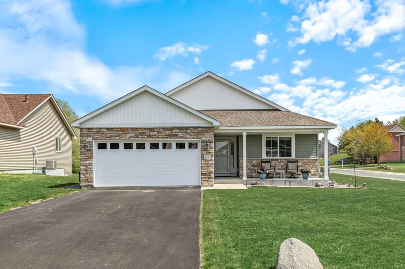 800 Harvest Cir SW, Lonsdale, MN 55046