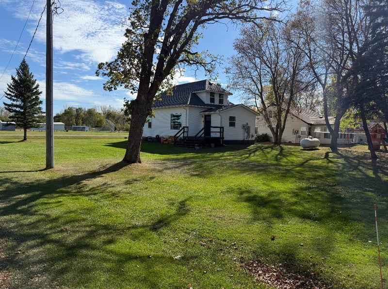 401 Ward Ave, Erskine, MN 56535