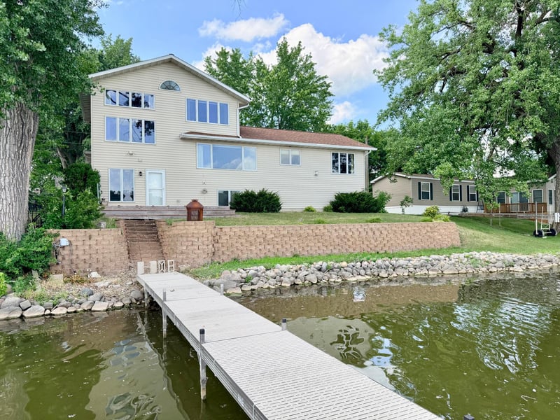 6 Edgewater Rd, Slayton, MN 56172