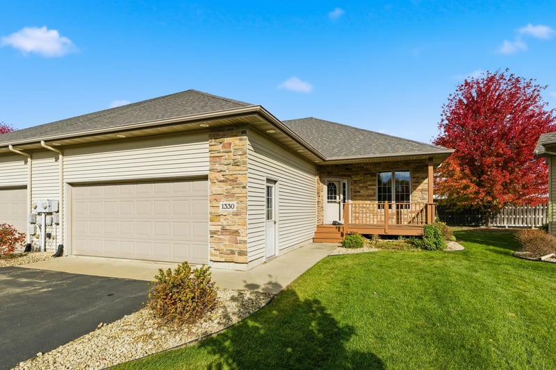 1330 N 10th St, Lake City, MN 55041