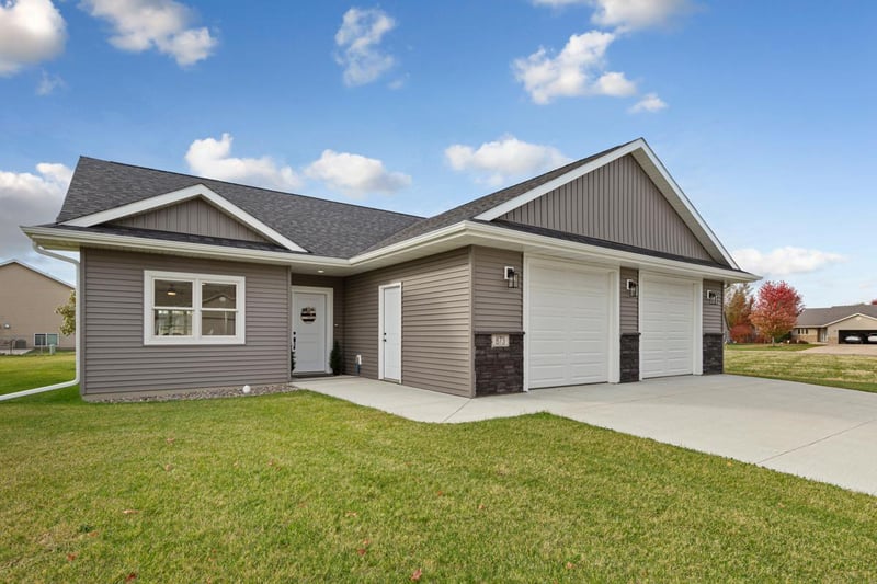 873 Escalade Ln SE, Owatonna, MN 55060