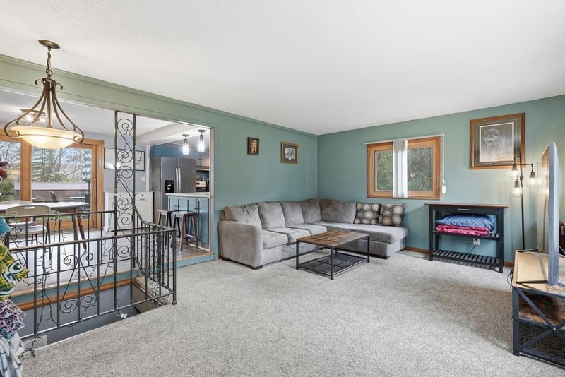 418 Springer Ave, Elmwood, WI 54740
