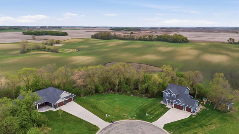 552 Leonard St, Hawley, MN 56549