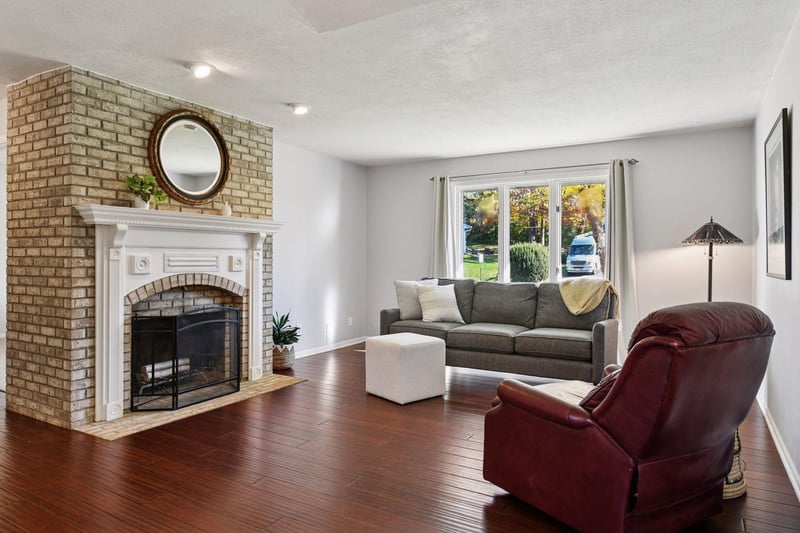 305 Glenmoor Ln, Long Lake, MN 55356