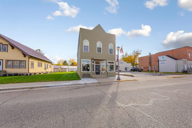 305 Main St, Henderson, MN 56044