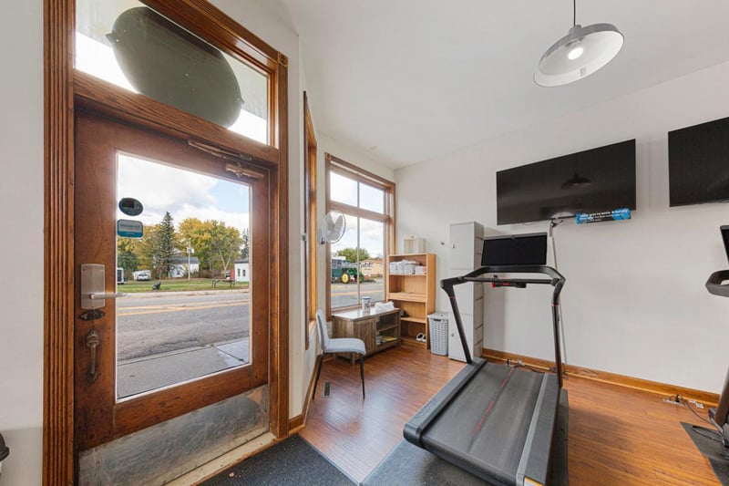 305 Main St, Henderson, MN 56044