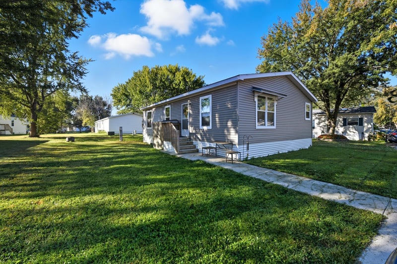 134 Anthony Dr #31, Lakeville, MN 55044