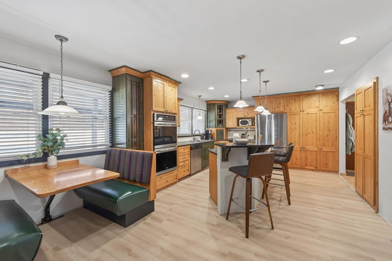 21851 Calmor Ave, Prior Lake, MN 55372