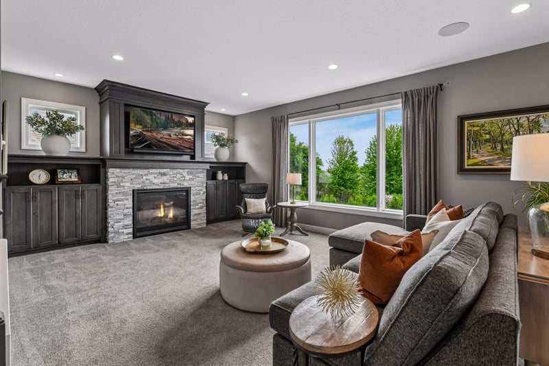 2880 Fairway Dr, Chaska, MN 55318
