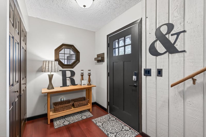 1512 S Timber Rg NE, Fridley, MN 55432