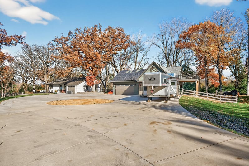 3000 Surry Ln, Hopkins, MN 55305