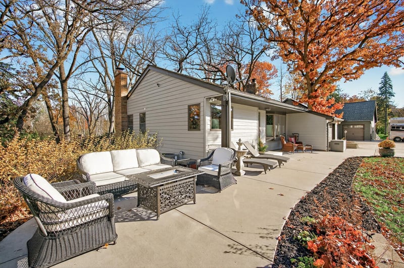 3000 Surry Ln, Hopkins, MN 55305